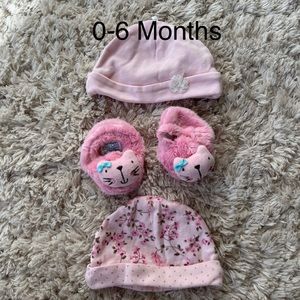 Newborn 6 Months Hats & Slippers Accessories Bundle